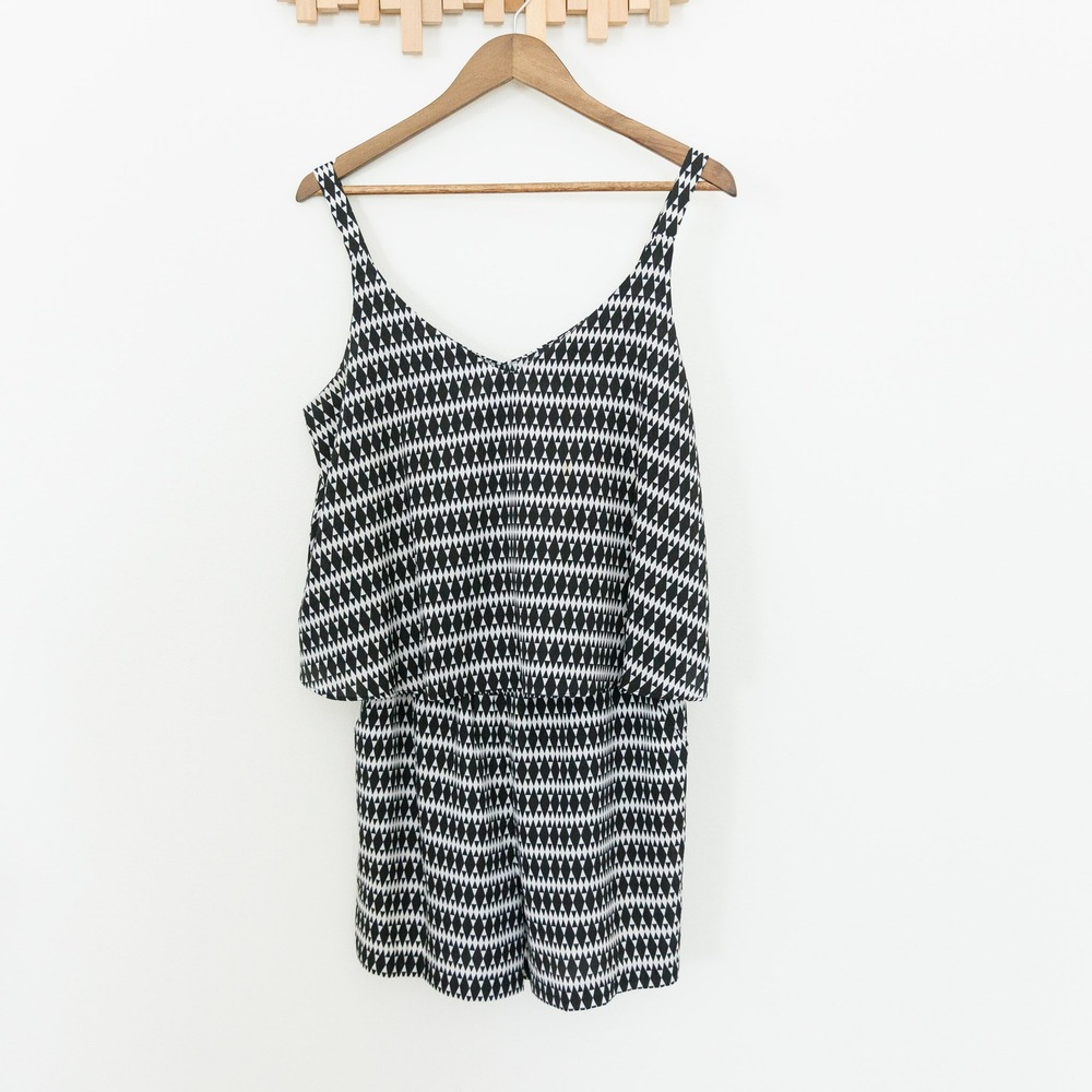 Bisou Bisou Michele Bohbot Romper Womens Medium Black White Geometric Diamond M